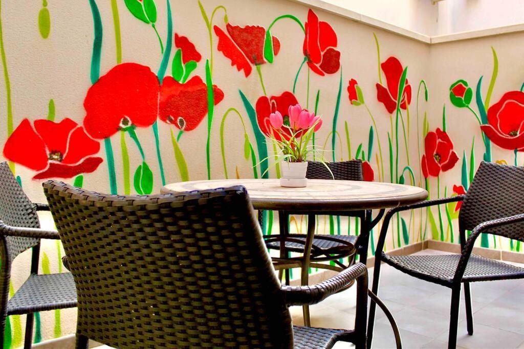 Downtown Jinetes Deluxe With Pool & Free Parking Apartment Малага Екстериор снимка