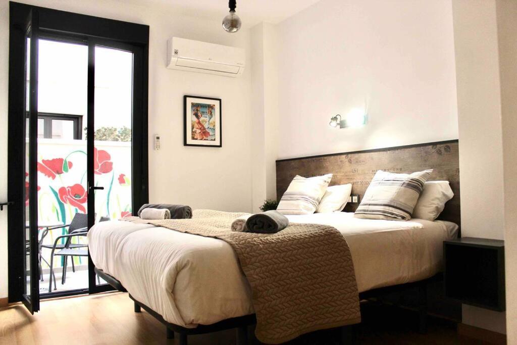 Downtown Jinetes Deluxe With Pool & Free Parking Apartment Малага Екстериор снимка